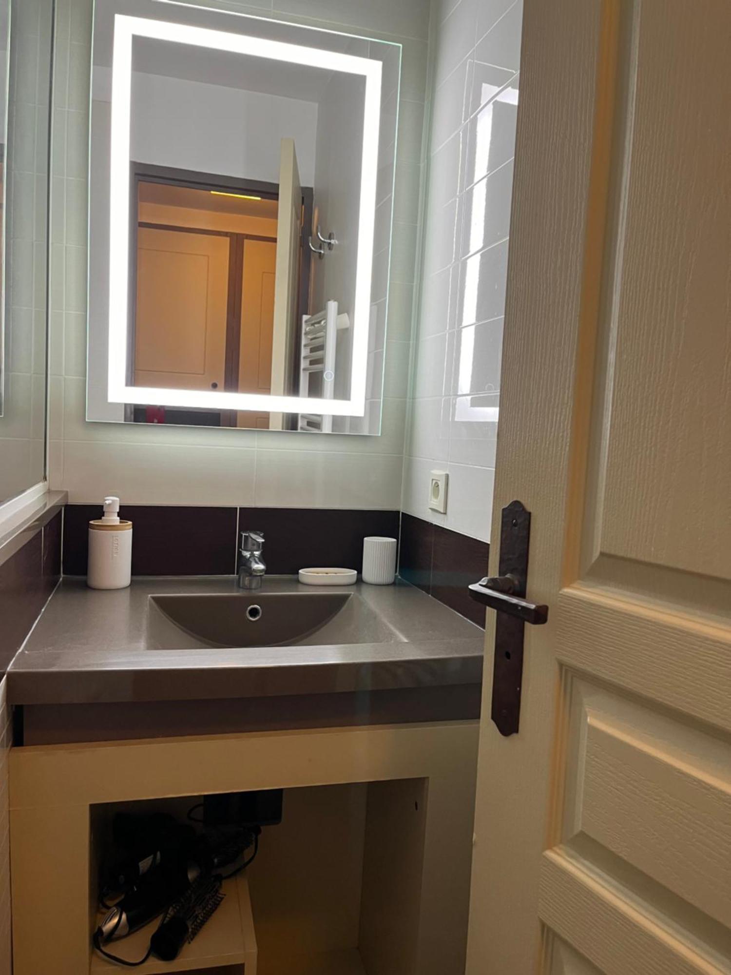 קאן Superbe Appartement Une Chambre Vue Mer Piscine Tennis מראה חיצוני תמונה